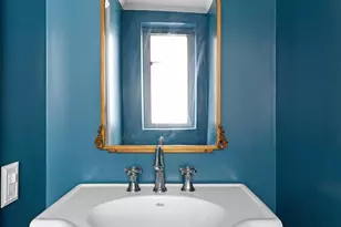 200 E 57th St, New York City, NY 10022 - Photo 7