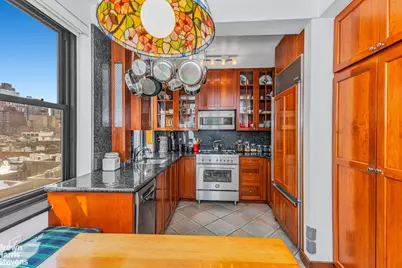 240 E 79th Street #8A, New York City, NY 10021 - Photo 5