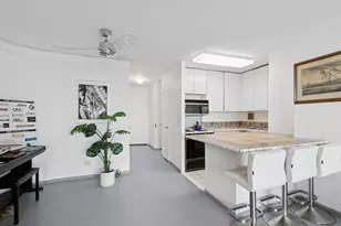 330 E 38th St, New York City, NY 10016 - Photo 3