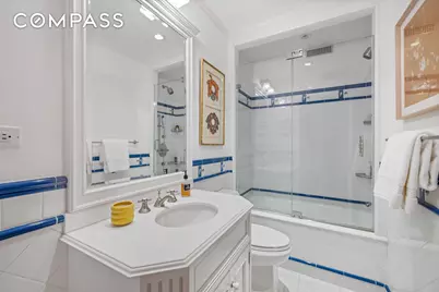 320 E 72nd Street #5B, New York City, NY 10021 - Photo 15