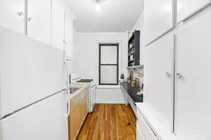 687 W 204th St, New York City, NY 10034 - Photo 3