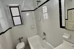 687 W 204th St, New York City, NY 10034 - Photo 15