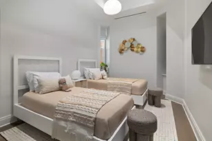 101 W 78th St, New York City, NY 10024 - Photo 15