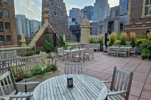333 E 43rd St, New York City, NY 10017 - Photo 11