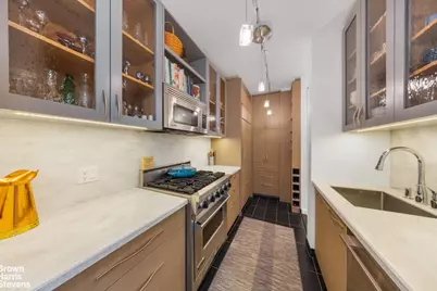 46-30 Center Boulevard #503, New York City, NY 11109 - Photo 9