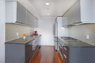 350 W 42nd St, New York City, NY 10036 - Photo 23