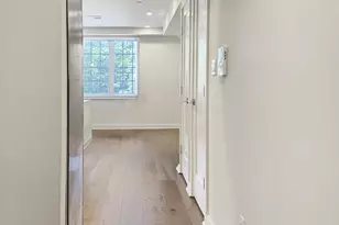 31-22 29th St, New York City, NY 11106 - Photo 7