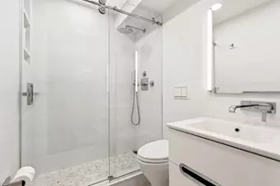 240 E 76th St, New York City, NY 10021 - Photo 5