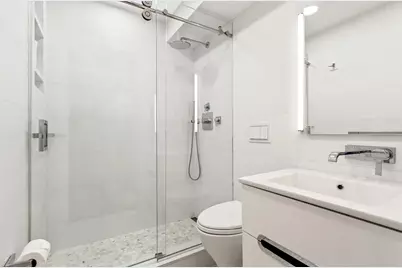 240 E 76th Street #6V, New York, NY 10021 - Photo 5