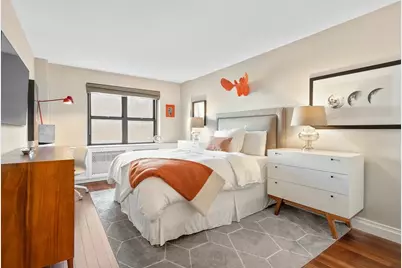 240 E 76th Street #6V, New York, NY 10021 - Photo 3