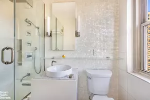 300 E 40th St, New York City, NY 10016 - Photo 9