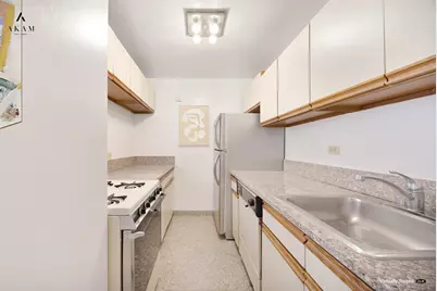 239 E 79th Street #8A, New York City, NY 10075 - Photo 7