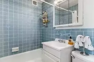 210 E 21st St, New York City, NY 10010 - Photo 3