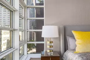 318 W 52nd St, New York City, NY 10019 - Photo 15