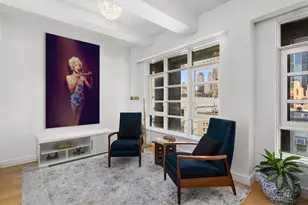 318 W 52nd St, New York City, NY 10019 - Photo 3