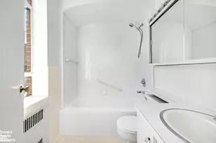 20 E 74th St, New York City, NY 10021 - Photo 7