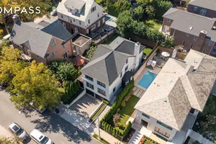 8008 Harbor View Terrace, New York City, NY 11209 - Photo 19