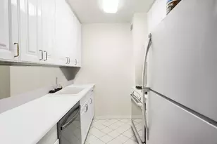 220 E 60th St, New York City, NY 10022 - Photo 5