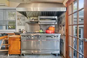 51 Dekoven Ct, New York City, NY 11230 - Photo 9