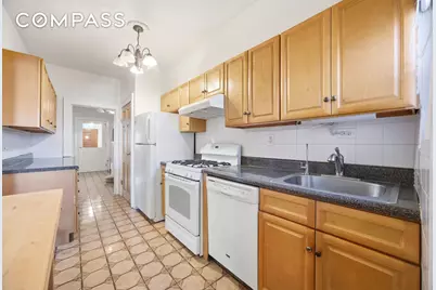 22-44 43rd Street, New York City, NY 11105 - Photo 9