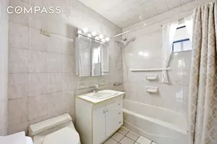 22-44 43rd St, New York City, NY 11105 - Photo 15