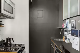 207 E 21st St, New York City, NY 10010 - Photo 3