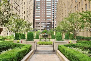 353 W 56th St, New York City, NY 10019 - Photo 7