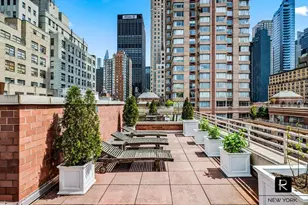 393 W 49th St, New York City, NY 10019 - Photo 9