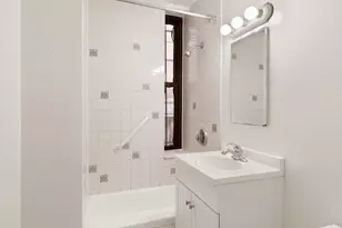 351 W 53rd St, New York City, NY 10019 - Photo 7