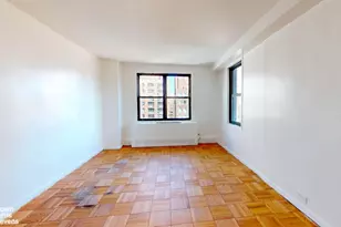 301 E 62nd St, New York City, NY 10065 - Photo 5