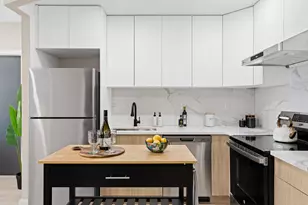 26-15 4th St, New York City, NY 11102 - Photo 5