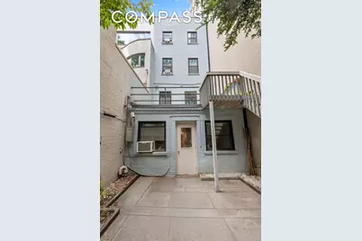 209 E 48th Street, New York City, NY 10017 - Photo 11