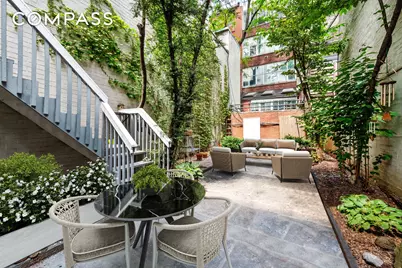 209 E 48th Street, New York City, NY 10017 - Photo 3