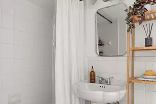 310 E 49th St, New York City, NY 10017 - Photo 5