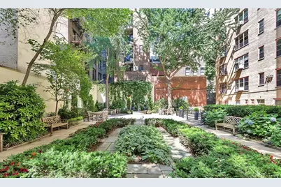 235 E 22nd Street #2T, New York City, NY 10010 - Photo 11