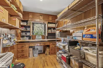 75-27 Furmanville Avenue, New York City, NY 11379 - Photo 13