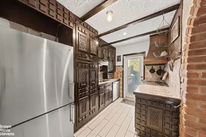 75-27 Furmanville Avenue, New York City, NY 11379 - Photo 7