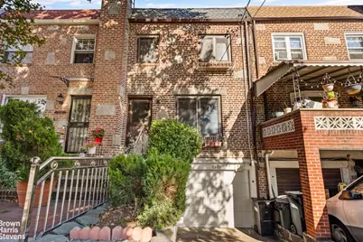 75-27 Furmanville Avenue, New York City, NY 11379 - Photo 19