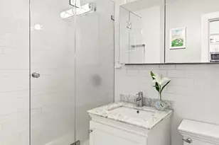 201 E 25th St, New York City, NY 10010 - Photo 5