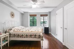 321 E 43rd St, New York City, NY 10017 - Photo 9