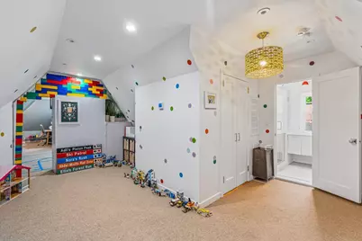 165 Slocum Crescent, New York City, NY 11375 - Photo 37