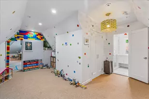 1-65 Slocum Crescent, New York City, NY 11375 - Photo 37