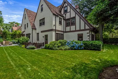 165 Slocum Crescent, New York City, NY 11375 - Photo 53