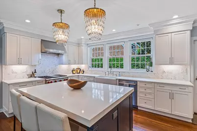 165 Slocum Crescent, New York City, NY 11375 - Photo 11