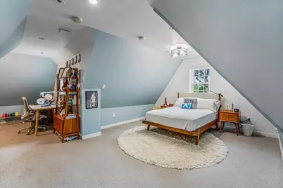 165 Slocum Crescent, New York City, NY 11375 - Photo 35