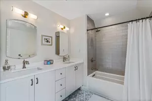 1-65 Slocum Crescent, New York City, NY 11375 - Photo 33