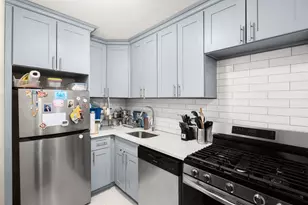 333 E 45th St, New York City, NY 10017 - Photo 3