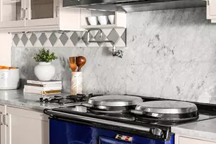 222 E 11th St, New York City, NY 10003 - Photo 11