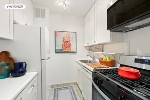 61 W 62nd St, New York City, NY 10023 - Photo 3