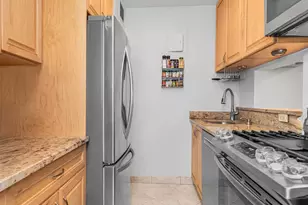 245 E 54th St, New York City, NY 10022 - Photo 3